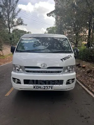 Toyota Grand HiAce 2010 White