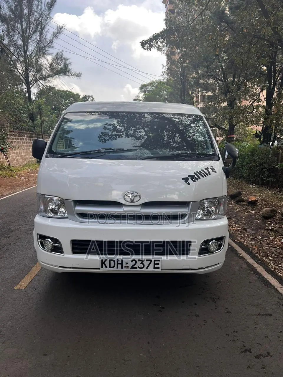 Toyota Grand HiAce 2010 White