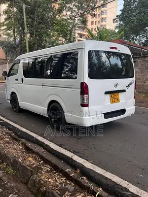Toyota Grand HiAce 2010 White