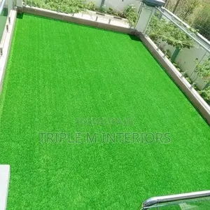 Outdoor Synthetic Lawn Carpet for Modern Spaces