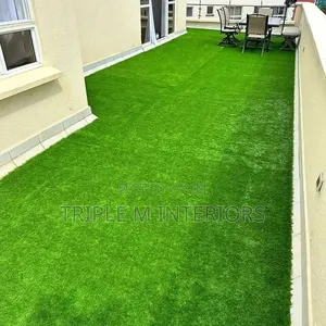 Quality Artificial Grass Carpet for Balcony Transformation