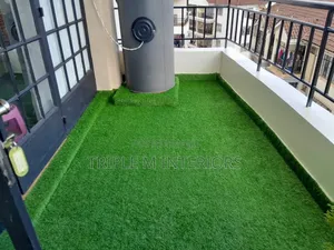 Soft Touch Green Carpet Grass for Balcony Relaxation