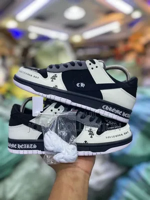 Nike Sb Dunk Low “Chrome Heart “
Quality Leather Sneakers