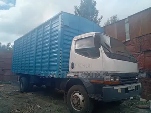 Mitsubishi Fuso 2009 White