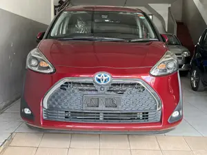 Toyota Sienta 2019 Burgundy