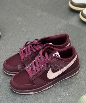 Nike Sb Dunk Low”Beetroot Crush “
Quality Leather 
 Size 37-45