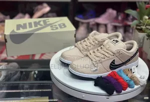 Nike Sb Dunk Low”Pro Pearl White Fossil “
Quality Leather