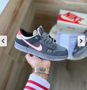 Nike Sb Dunk Low”Supreme Grey “
Quality Leather 
 Size 37-45