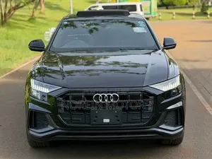 Audi Q8 2021 Green