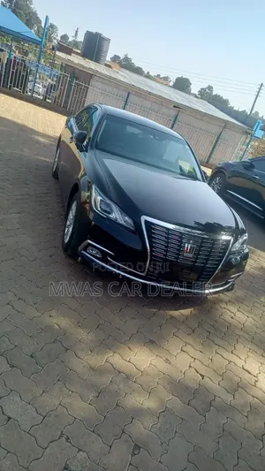 Toyota Crown 2017 Black