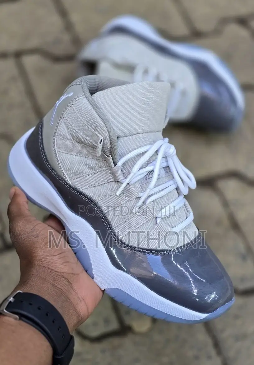 Black / Cool Grey Size 37-43 Jordan 11