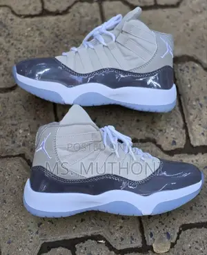 Black / Cool Grey Size 37-43 Jordan 11