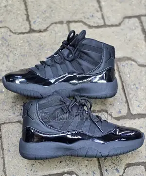 Black / Cool Grey Size 37-43 Jordan 11