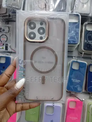 Joko iPhone 15 Pro Max Roblox Lens Magsafe Stand Cover in Pudra.
