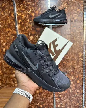 Nike Air Max 270 Black White