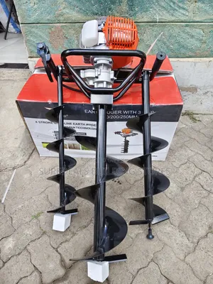 Hawking 4-Stroke Earth Auger Machine With 3 Bits