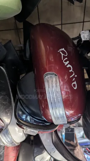 Toyota Rumion Sidemirror