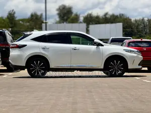 Toyota Harrier 2.0 4WD 2019 White