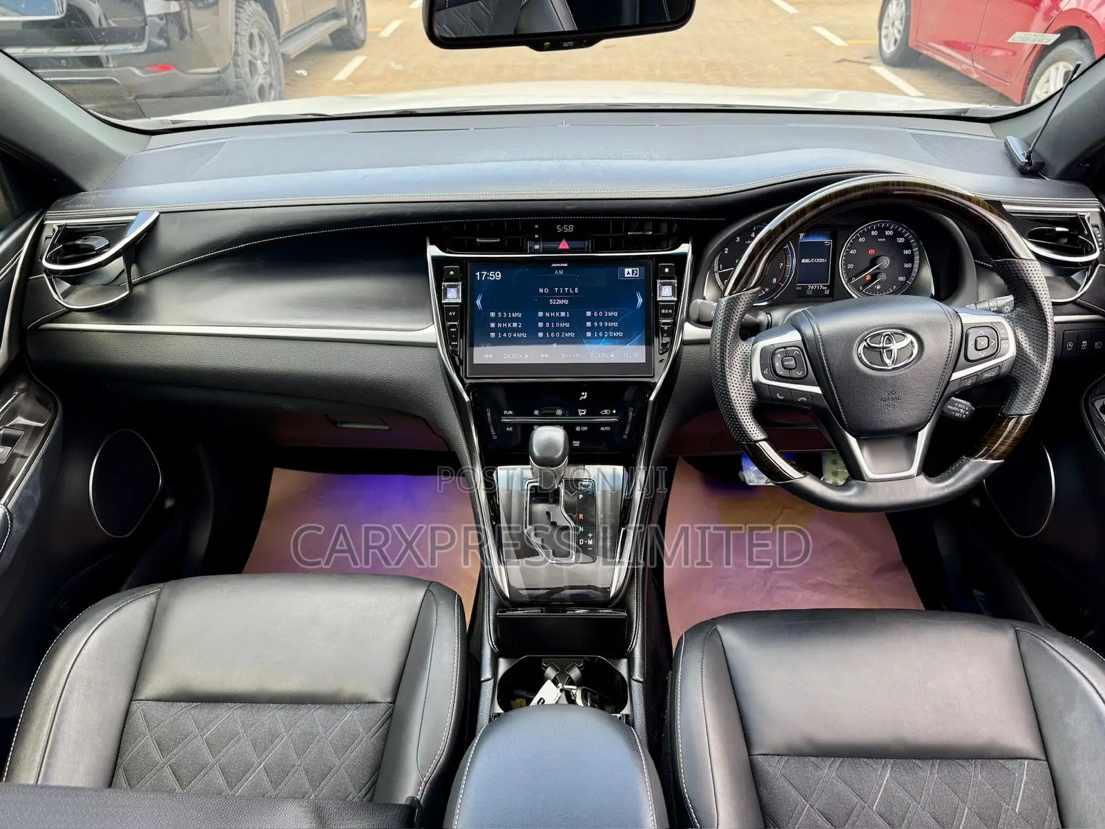 Toyota Harrier 2.0 4WD 2019 White