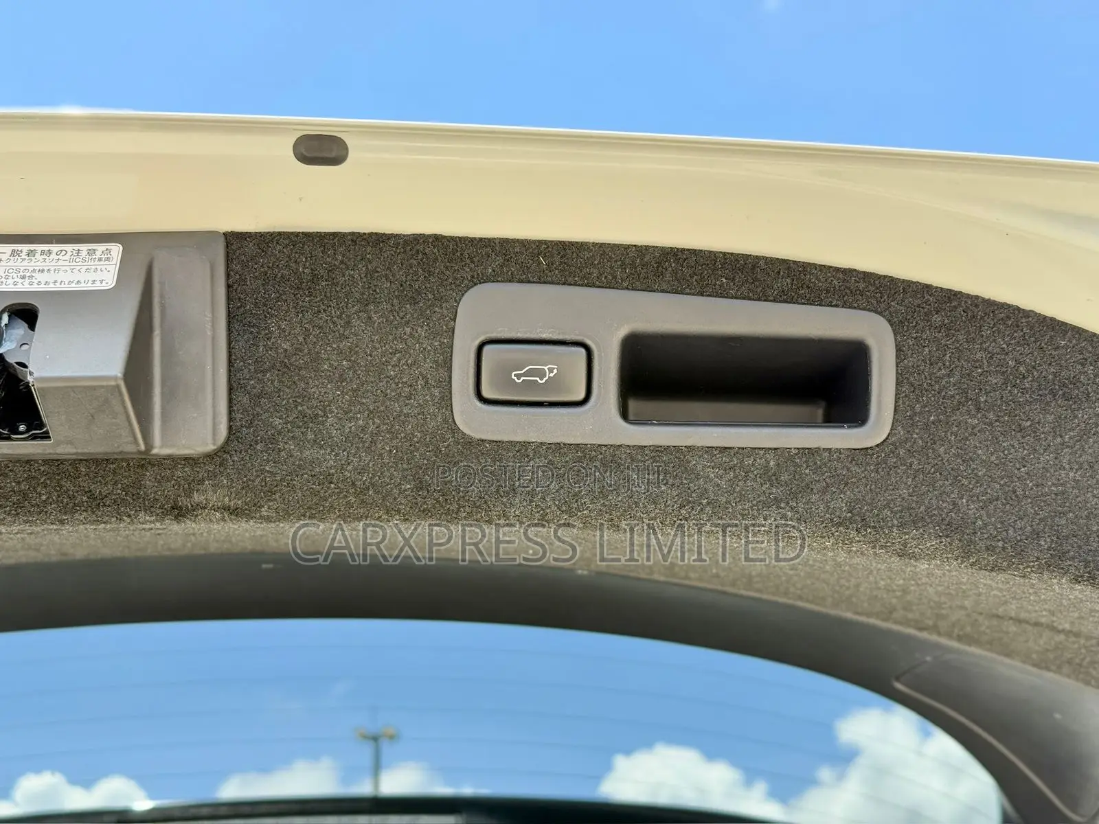 Toyota Harrier 2.0 4WD 2019 White