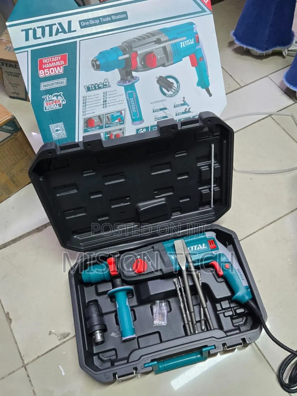 Total Rotary Hammer 950w. 
