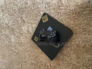 Play Station 4 Slim With Controller