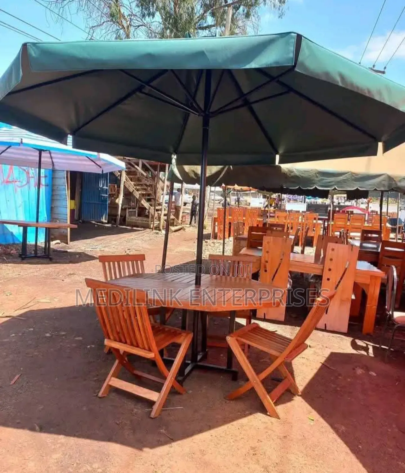4 Foldable+Umbrella+Tables