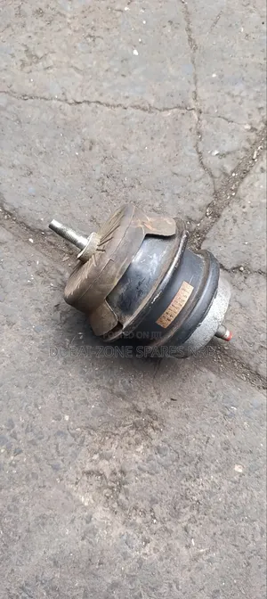 Engine Mount Nissan Fuga Y61.