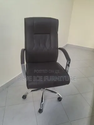 Executive Rolling Chair With Armrest
