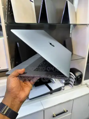 Laptop Apple MacBook Pro 2019 16GB Intel Core i9 SSD 512GB