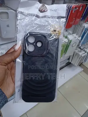 Black Ripple-Patterned Phone Case for the iPhone 17 Pro Series.