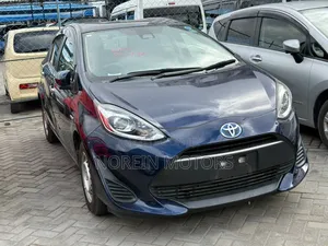 Toyota Auris 2018 Blue