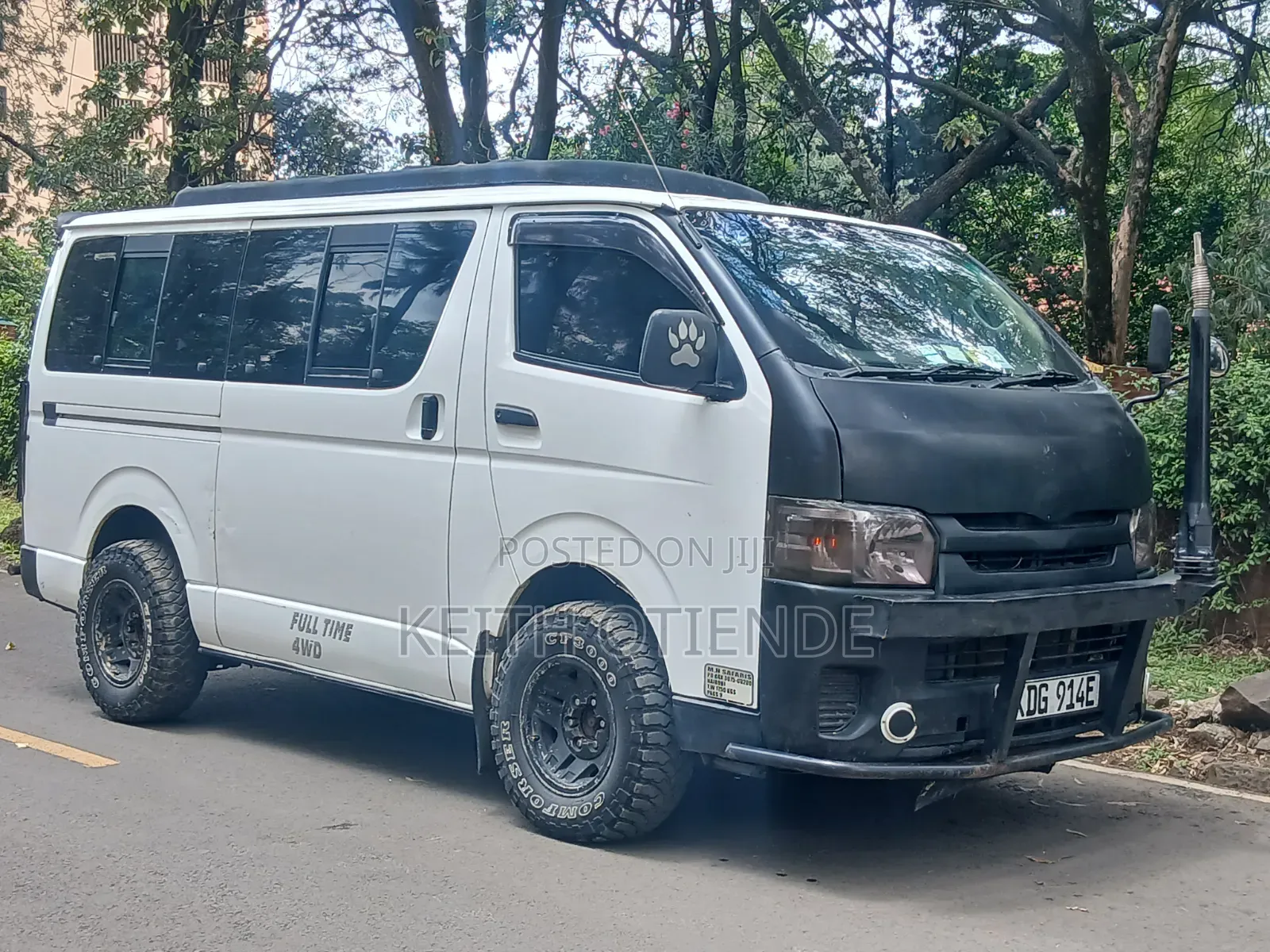 Toyota HiAce 2016 White