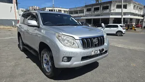 Toyota Land Cruiser Prado 2012 Silver
