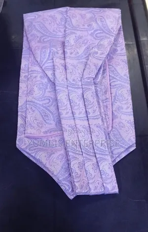 Cravat Tie With a Matching Pocket Square