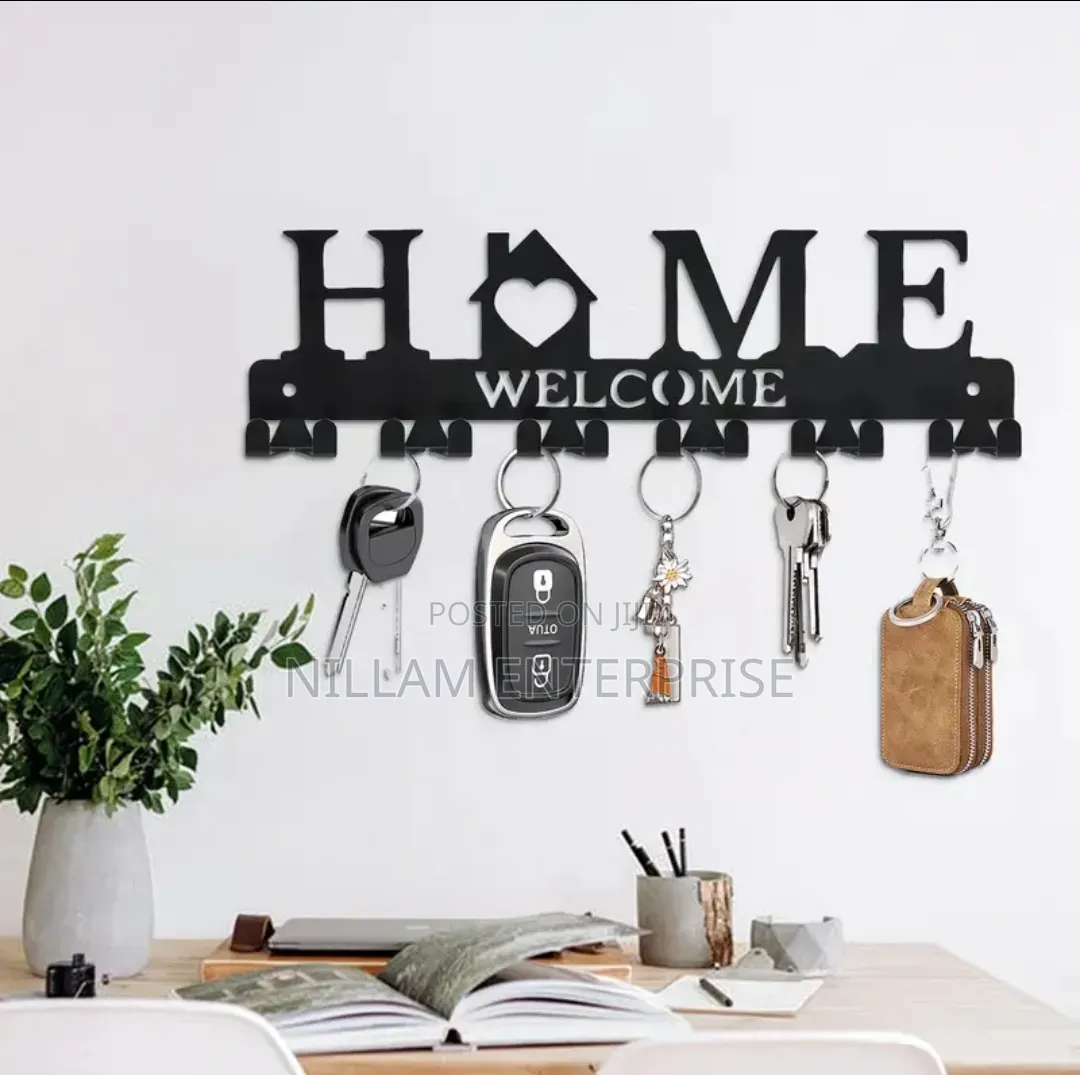Black Metal Wall-Mounted Key Holder*