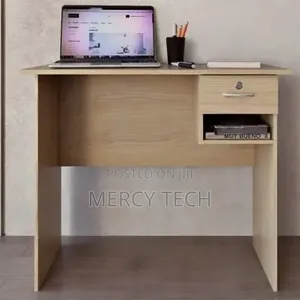 Aneto Office Desk 0.9m White Oak