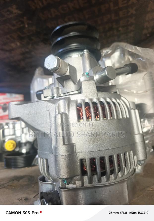 Toyota 7 L Alternator - thumbnail 2