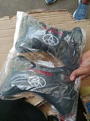 2pcs Travel Car Seat Pillows With White Logo
