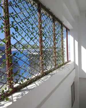 Expandable Leafy Fence | Easy Installation