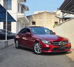 Mercedes-Benz C200 2019 Maroon