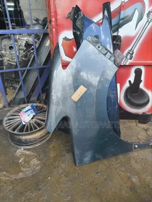 Nissan Serena Fender