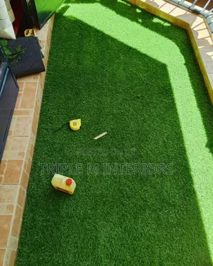 Modern Outdoor Artificial Grass Installation
