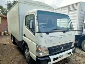 Mitsubishi Canter 2021 White