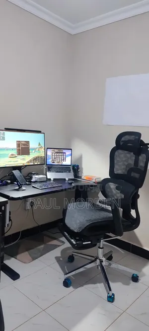 Orthopedic Office Chair With 1.2m Office Desk