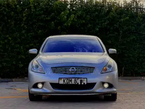 Nissan Skyline 2014 Silver