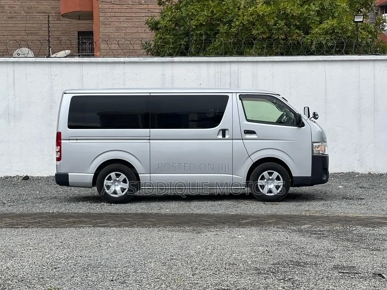 Toyota HiAce 2018 Silver