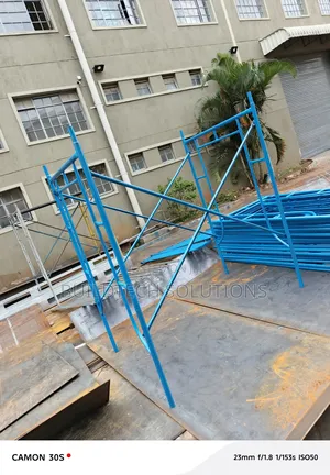 Strong Steel Scaffolding Ladder Platform 2m Wide Stable Design
