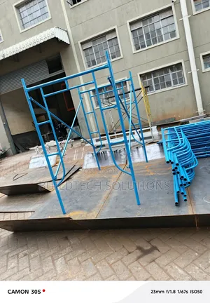 Strong 2m Scaffolding Platform Ladder Safe Easy Access Design