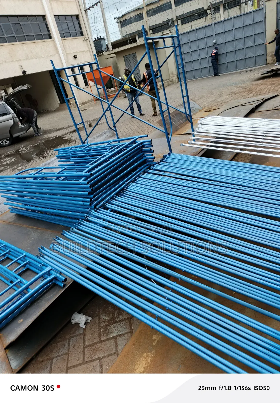 Stable Steel Scaffolding Ladder 2m Height Wide Base Support